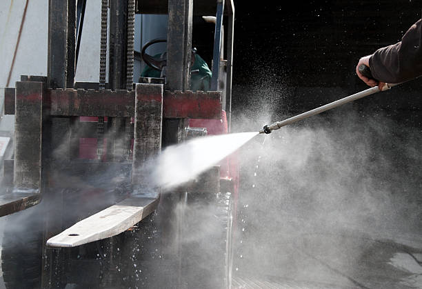 Best Sidewalk Pressure Washing  in Largo, MD